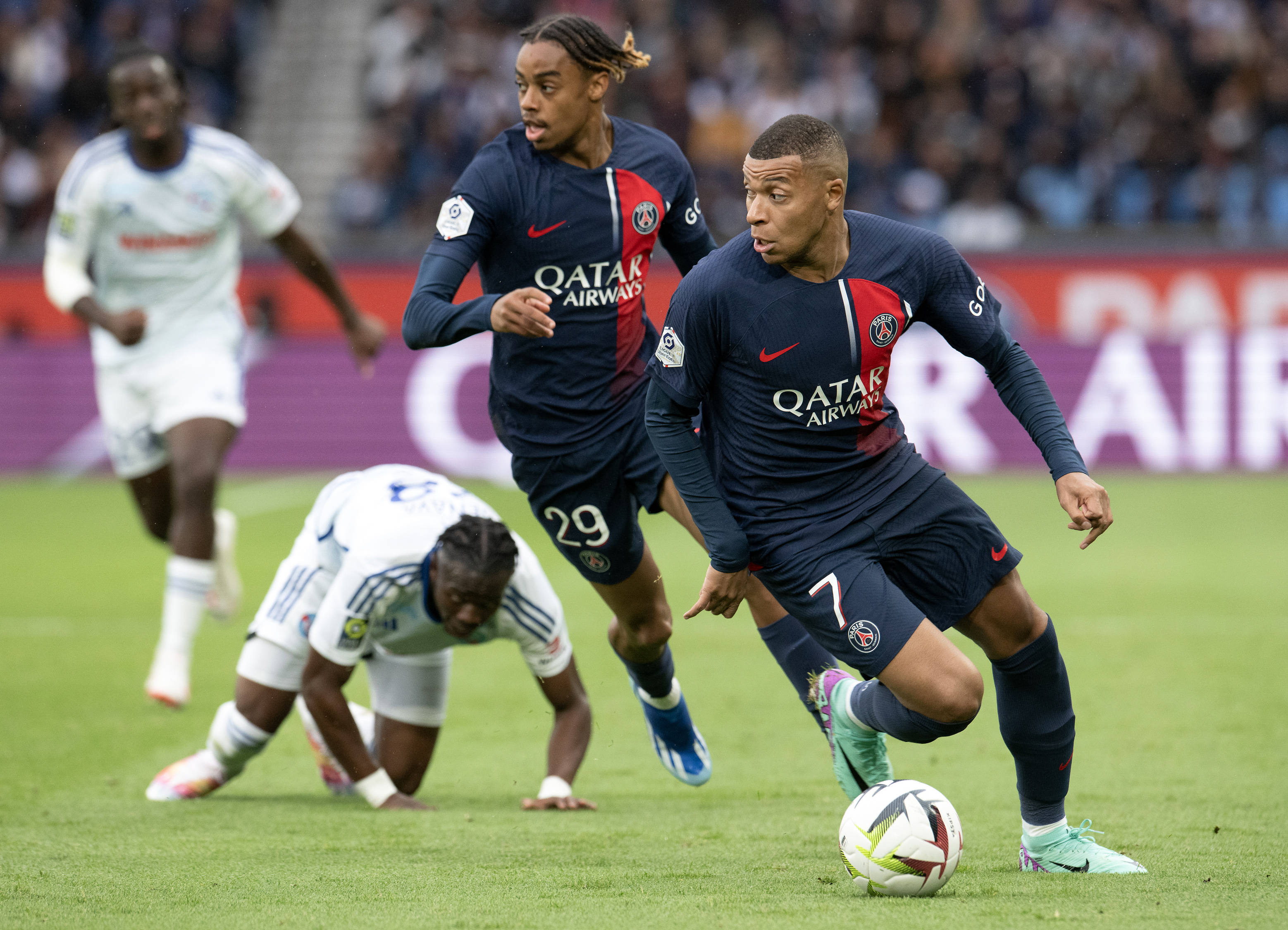 开云体育官网-皇马绝杀法国,姆巴佩带队取胜